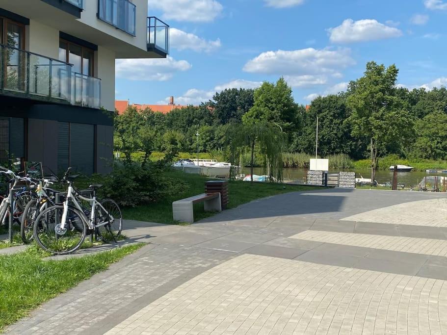 Ferienwohnung Art Marina Nad Rzeka Z Bezplatnym Parkingiem Breslau Exterior foto