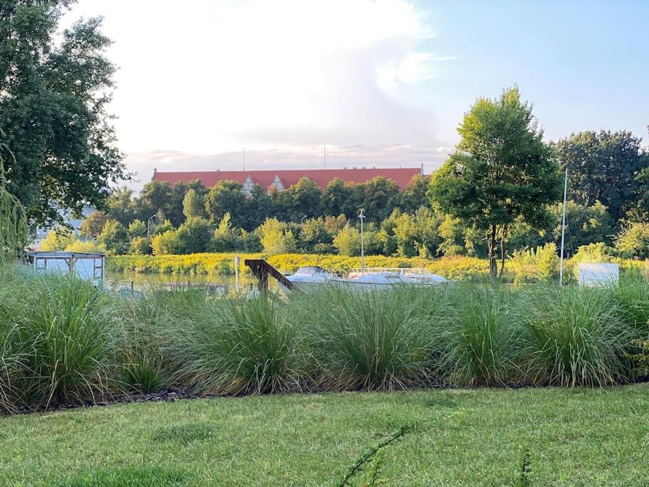 Ferienwohnung Art Marina Nad Rzeka Z Bezplatnym Parkingiem Breslau Exterior foto